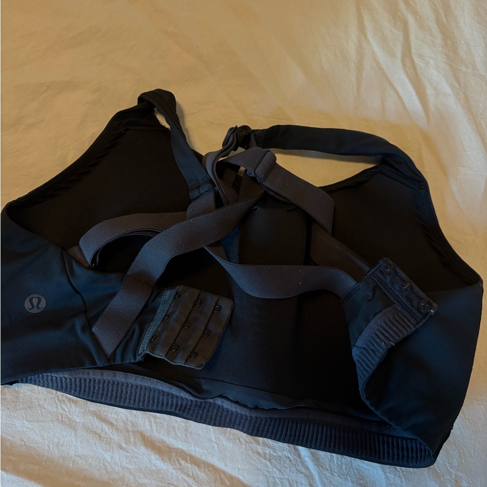 Lululemon bra - Picture 2 of 3